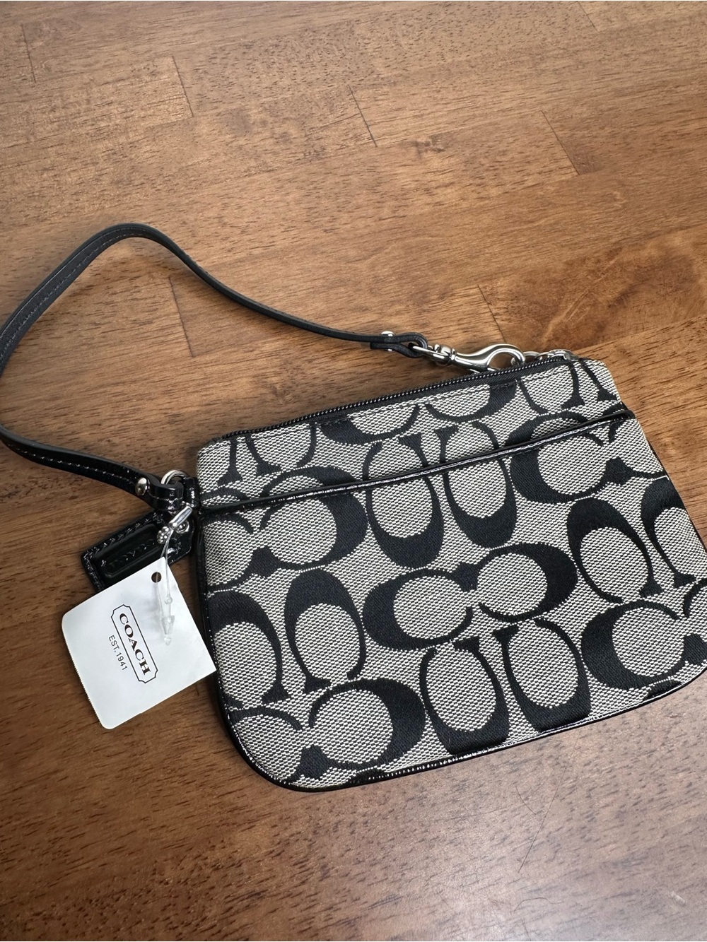COACH Black & White Signature Canvas Wristlet With Leather Strap, NWT Zipper Clo